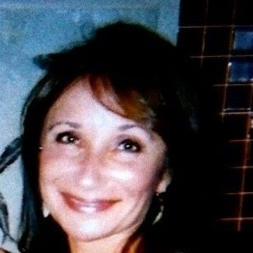 Vicki McCarty Manager and producer in Los Ang… Stage 32